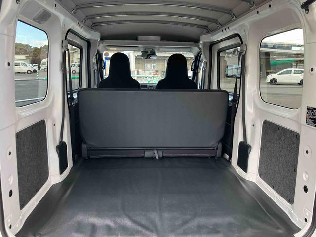 ハイゼットカーゴＤＸ　ワンオーナー走行距離無制限１２ヶ月保証付き　４ＷＤ車　レーンキープアシスト　アイドルストップ　ＶＤＣ　ダブルエアバッグ　ワンオーナー車　オートマチックハイビーム　禁煙車　記録簿　ＡＢＳ　エアバッグ　オートライト（大分県）の中古車