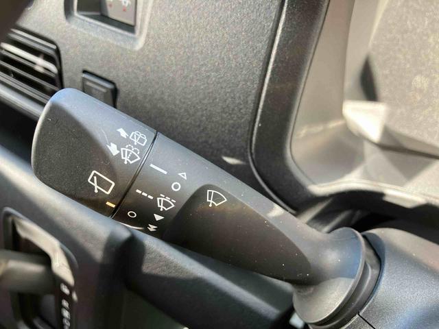 ハイゼットカーゴＤＸ　ワンオーナー走行距離無制限１２ヶ月保証付き　４ＷＤ車　レーンキープアシスト　アイドルストップ　ＶＤＣ　ダブルエアバッグ　ワンオーナー車　オートマチックハイビーム　禁煙車　記録簿　ＡＢＳ　エアバッグ　オートライト（大分県）の中古車