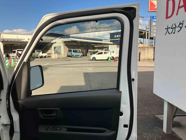 ハイゼットカーゴＤＸ　ワンオーナー走行距離無制限１２ヶ月保証付き　４ＷＤ車　レーンキープアシスト　アイドルストップ　ＶＤＣ　ダブルエアバッグ　ワンオーナー車　オートマチックハイビーム　禁煙車　記録簿　ＡＢＳ　エアバッグ　オートライト（大分県）の中古車