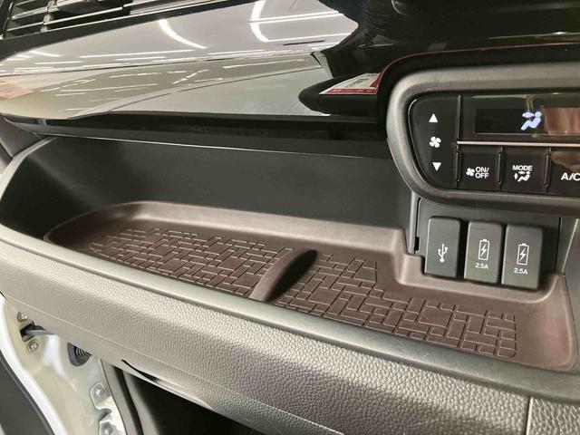 N−BOXカスタムLターボ走行距離無制限12ヶ月保証付き バックアイカメラ 軽減ブレーキ Bluetoothオーディオ カーナビ 両席エアバック ESC DVD 盗難防止装置 USB シートH スマートキープッシュスタート(大分県)の中古車