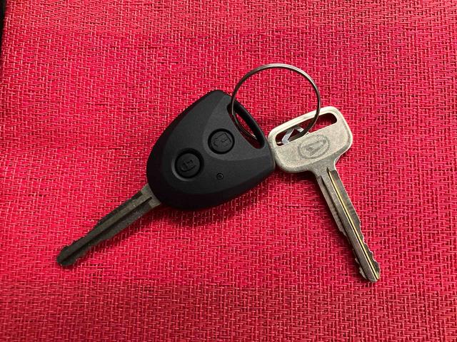 ハイゼットカーゴＤＸ　ワンオーナー走行距離無制限１２ヶ月保証付き　両側スライドＤ　衝突軽減ブレーキ　レーンキープアシスト　ＶＤＣ　Ｗエアバック　４ＷＤ車　エコアイドル　オートマチックハイビーム　ワンオーナー　記録簿　エアバッグ　ＡＢＳ（大分県）の中古車