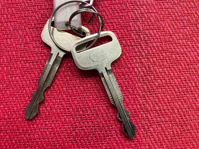 ハイゼットトラックスタンダード 農用スペシャル ワンオーナー走行距離無制限12ヶ月保証付き 定期点検記録簿 ワンオーナー車 センターデフロック 禁煙車 エアバッグ ブレーキサポート 4WD 盗難防止装置 パワーステアリング 車線逸脱警報装置 エアコン ABS(大分県)の中古車
