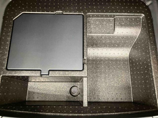 ロッキープレミアムＧ　ＨＥＶ走行距離無制限１２ヶ月保証付き　ＡＨＢ　誤発進抑制　セキュリティー　バックモニタ−　ワンオーナー　禁煙　アラウンドビューモニター　ＬＥＤヘッドランプ　衝突安全ボディ　アルミホイール　シートヒーター（大分県）の中古車
