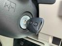 走行距離無制限１２ヶ月保証付き　ｂｌｕｅｔｏｏｔｈ　ＵＳＢ入力　ＡＵＴＯライト　カーナビ　車線逸脱　ＶＳＣ　ｉ−ＳＴＯＰ　盗難防止　キーレスエントリーシステム　Ｗエアバッグ　メンテナンスノート　禁煙（大分県）の中古車