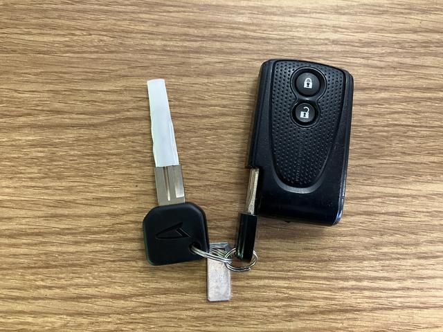 ミラココアココアＸ下取車　ナビ　ＴＶ　電動格納式ドアミラー　取説記録簿　ベンチシート　ＥＴＣ　スマートキー　盗難防止　衝突安全ボディ　運転席エアバッグ　助手席エアバッグ　アイドリングストップ　ＤＶＤ再生（長崎県）の中古車