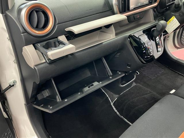 パッソモーダ　Ｇパッケージ下取車　ナビ　パノラマモニター　レーンキープアシスト　オートマチックハイビーム　整備記録簿　衝突安全ボディ　ドライブレコーダー　運転席エアバッグ　助手席エアバッグ　ＥＴＣ　ＤＶＤ　スマートキー（長崎県）の中古車