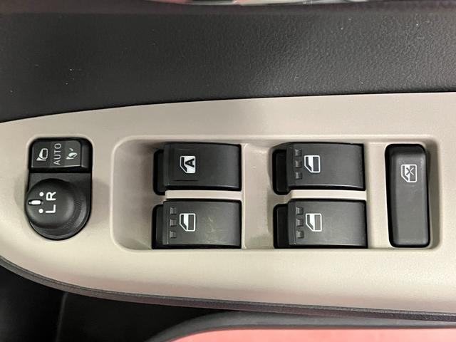 パッソモーダ　Ｇパッケージ下取車　ナビ　パノラマモニター　レーンキープアシスト　オートマチックハイビーム　整備記録簿　衝突安全ボディ　ドライブレコーダー　運転席エアバッグ　助手席エアバッグ　ＥＴＣ　ＤＶＤ　スマートキー（長崎県）の中古車