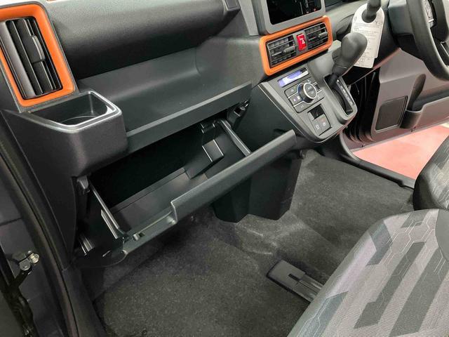 タントファンクロス届出済未使用車　元展示車　衝突被害軽減システム　両側電動スライドドア　シートヒーター　禁煙　１オーナー　オートマチックハイビーム　レーンキープアシスト　ＬＥＤヘッドランプ　スマートキー　オートライト（長崎県）の中古車