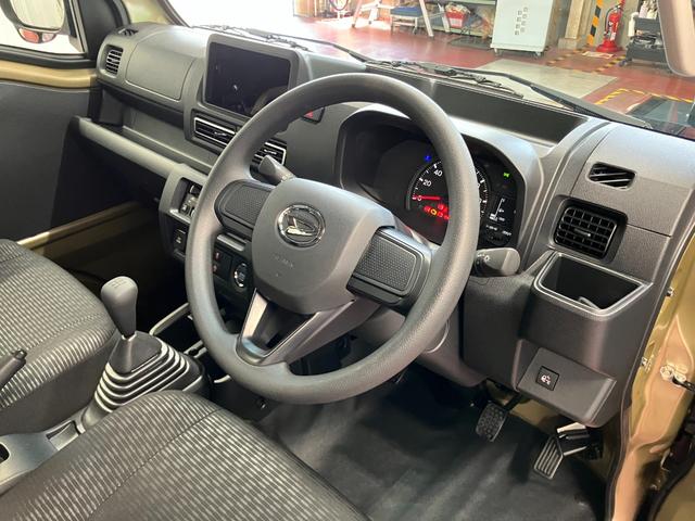 ハイゼットトラックジャンボエクストラ届出済未使用車　元展示車　ハイビームアシスト　運転席助手席エアバック　記録簿　スマ−トキー　オートライト　アンチロックブレーキ　禁煙　ワンオーナー車　衝突回避支援ブレーキ　ＬＥＤヘッドライト（長崎県）の中古車