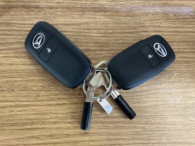 ハイゼットトラックジャンボエクストラ届出済未使用車　元展示車　ハイビームアシスト　運転席助手席エアバック　記録簿　スマ−トキー　オートライト　アンチロックブレーキ　禁煙　ワンオーナー車　衝突回避支援ブレーキ　ＬＥＤヘッドライト（長崎県）の中古車