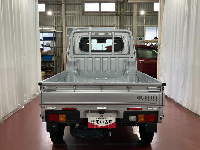 ハイゼットトラックスタンダード届出済未使用車　元展示車　２ＷＤ　ＣＶＴ車　禁煙　１オーナー　レーンキープアシスト　アイドリングストップ　運転席エアバッグ　助手席エアバッグ　パワステ　エアコン　オートライト　オートマチックハイビーム（長崎県）の中古車