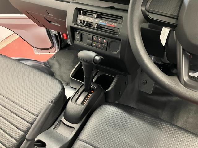 ハイゼットトラックスタンダード届出済未使用車　元展示車　２ＷＤ　ＣＶＴ車　禁煙　１オーナー　レーンキープアシスト　アイドリングストップ　運転席エアバッグ　助手席エアバッグ　パワステ　エアコン　オートライト　オートマチックハイビーム（長崎県）の中古車