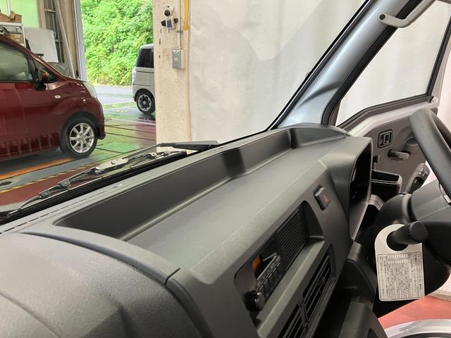 ハイゼットトラックスタンダード届出済未使用車　元展示車　２ＷＤ　ＣＶＴ車　禁煙　１オーナー　レーンキープアシスト　アイドリングストップ　運転席エアバッグ　助手席エアバッグ　パワステ　エアコン　オートライト　オートマチックハイビーム（長崎県）の中古車