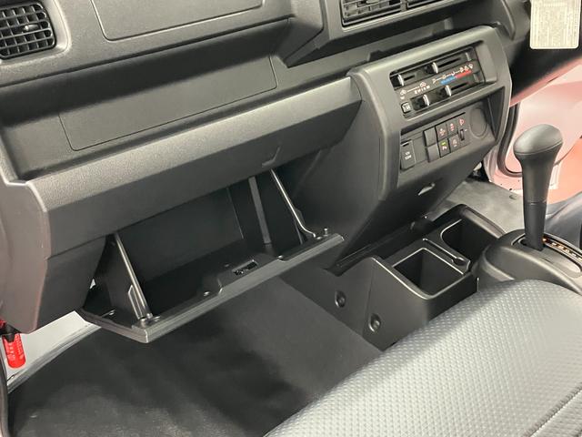 ハイゼットトラックスタンダード届出済未使用車　元展示車　２ＷＤ　ＣＶＴ車　禁煙　１オーナー　レーンキープアシスト　アイドリングストップ　運転席エアバッグ　助手席エアバッグ　パワステ　エアコン　オートライト　オートマチックハイビーム（長崎県）の中古車