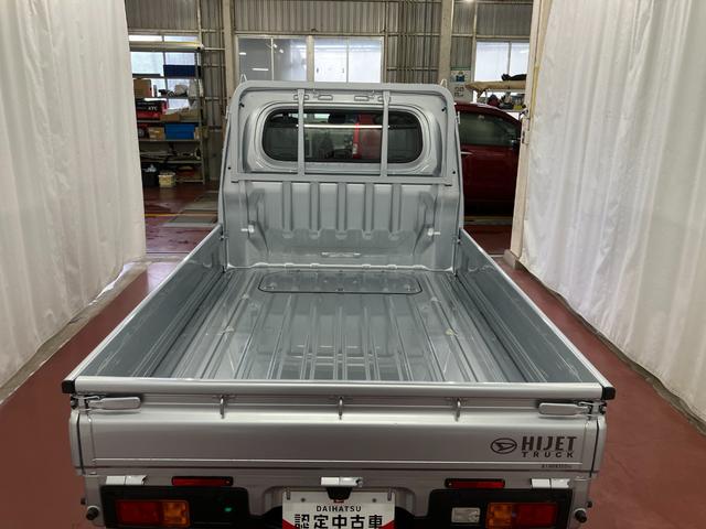 ハイゼットトラックスタンダード届出済未使用車　元展示車　２ＷＤ　ＣＶＴ車　禁煙　１オーナー　レーンキープアシスト　アイドリングストップ　運転席エアバッグ　助手席エアバッグ　パワステ　エアコン　オートライト　オートマチックハイビーム（長崎県）の中古車