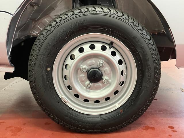 ハイゼットトラックスタンダード届出済未使用車　元展示車　２ＷＤ　ＣＶＴ車　禁煙　１オーナー　レーンキープアシスト　アイドリングストップ　運転席エアバッグ　助手席エアバッグ　パワステ　エアコン　オートライト　オートマチックハイビーム（長崎県）の中古車