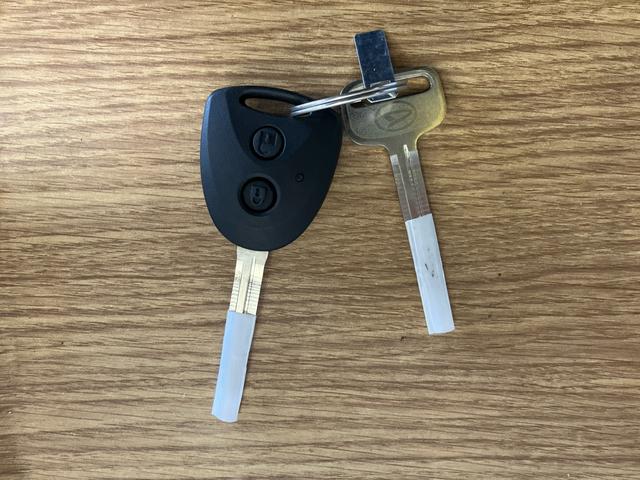 ハイゼットカーゴDX元展示車 禁煙 衝突被害軽減システム 衝突安全ボディ レーンキープアシスト キーレス 両側スライドドア ESC オートライト オートマチックハイビーム ABS 運転席エアバッグ 助手席エアバッグ(長崎県)の中古車