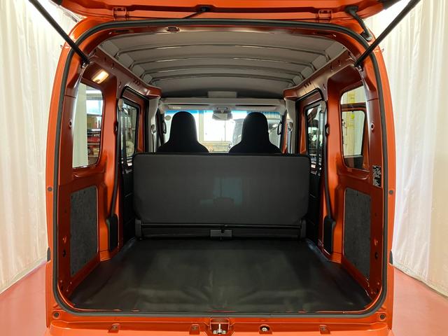 ハイゼットカーゴＤＸ届出済未使用車　元展示車　禁煙　衝突安全ボディ　キーレスキー　両側スライドドア　アイドリングストップ　オートマチックハイビーム　ＥＳＣ　オートライト　記録簿　レーンアシスト　１オーナー　ＡＢＳ（長崎県）の中古車