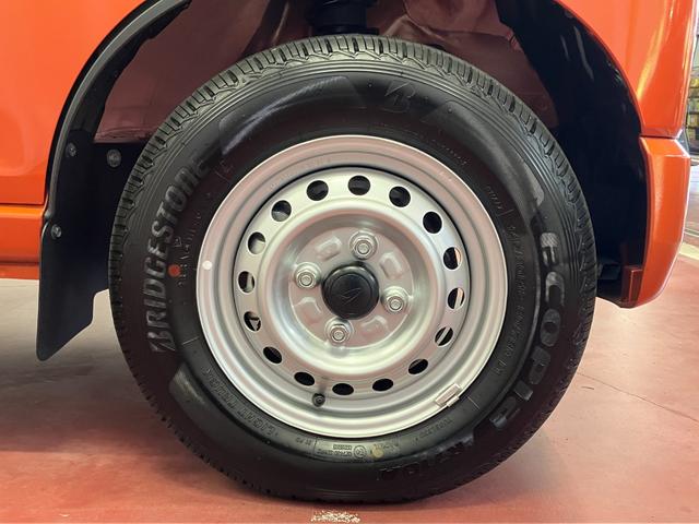 ハイゼットカーゴＤＸ届出済未使用車　元展示車　禁煙　衝突安全ボディ　キーレスキー　両側スライドドア　アイドリングストップ　オートマチックハイビーム　ＥＳＣ　オートライト　記録簿　レーンアシスト　１オーナー　ＡＢＳ（長崎県）の中古車