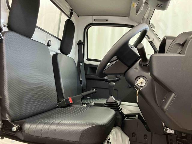 ハイゼットトラックスタンダード　農用スペシャル届出済未使用車　元展示車　４ＷＤ　マニュアル車　衝突被害軽減システム　アイドリングストップ　運転席エアバッグ　助手席エアバッグ　レーンキープアシスト　誤発進抑制機能　オートマチックハイビーム　パワステ（長崎県）の中古車