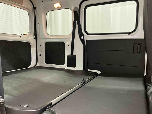 ハイゼットカーゴDX1オーナー 衝突安全ボディ キーレスキー 両側スライドドア アイドリングストップ オートマチックハイビーム ESC オートライト 記録簿 レーンアシスト 運転席エアバッグ 助手席エアバッグ ABS(長崎県)の中古車