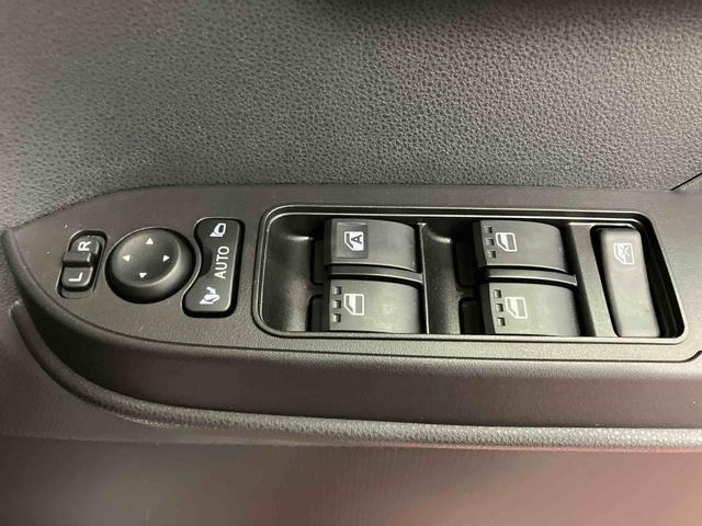 タントファンクロス元試乗車　衝突被害軽減システム　両側電動スライドドア　シートヒーター　１オーナー　オートライト　レーンキープアシスト　ＬＥＤヘッドライト　スマートキー　オートマチックハイビーム　ベンチシート　アルミ（長崎県）の中古車