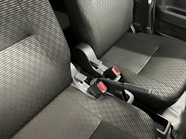 ハイゼットカーゴDX4WD 1オーナー 衝突安全ボディ キーレスキー 両側スライドドア アイドリングストップ オートマチックハイビーム オートライト レーンアシスト 運転席エアバッグ 助手席エアバッグ(長崎県)の中古車