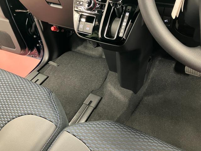 タントカスタムＸ届出済未使用車　元展示車　スマートキー　プッシュスタート　アイドリングストップ　両側電動スライドドア　衝突被害軽減システム　禁煙　ＬＥＤヘッドランプ　電動格納式ドアミラー　車線逸脱警報　シートヒーター（長崎県）の中古車