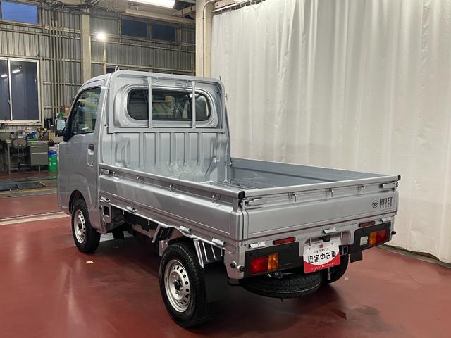 ハイゼットトラックスタンダード届出済未使用車　元展示車　２ＷＤ　マニュアル車　禁煙　ワンオーナー　レーンキープアシスト　衝突被害軽減システム　エアコン　パワーステアリング　運転席エアバッグ　助手席エアバッグ　アイドリングストップ（長崎県）の中古車