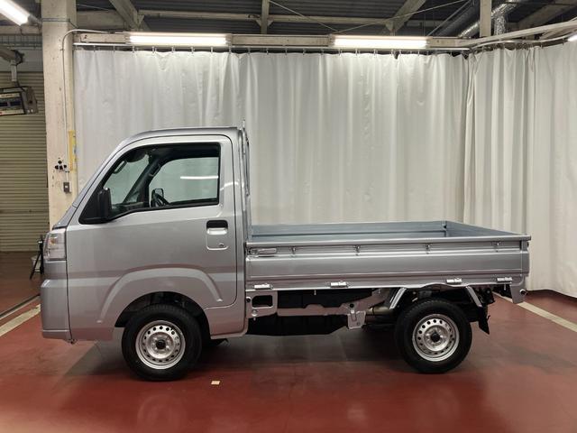 ハイゼットトラックスタンダード届出済未使用車　元展示車　２ＷＤ　マニュアル車　禁煙　ワンオーナー　レーンキープアシスト　衝突被害軽減システム　エアコン　パワーステアリング　運転席エアバッグ　助手席エアバッグ　アイドリングストップ（長崎県）の中古車