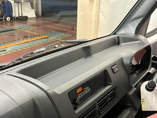 ハイゼットトラックスタンダード届出済未使用車　元展示車　２ＷＤ　マニュアル車　禁煙　ワンオーナー　レーンキープアシスト　衝突被害軽減システム　エアコン　パワーステアリング　運転席エアバッグ　助手席エアバッグ　アイドリングストップ（長崎県）の中古車
