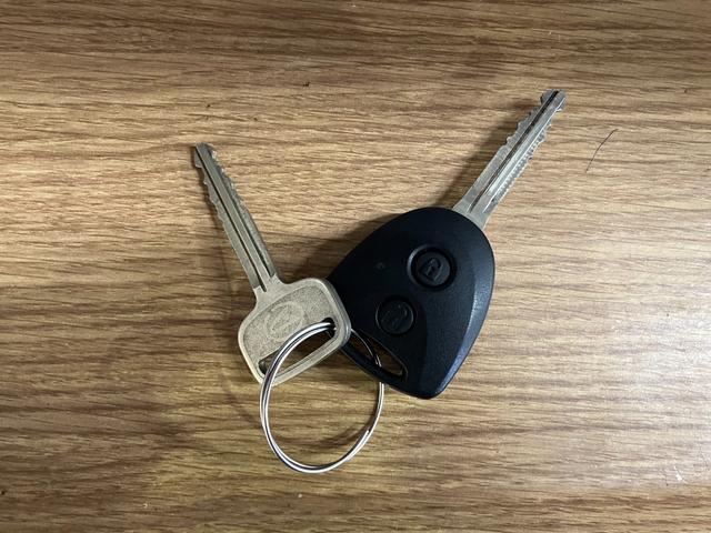 ハイゼットカーゴDX4WD 1オーナー 衝突安全ボディ キーレスキー 両側スライドドア アイドリングストップ オートマチックハイビーム オートライト レーンアシスト 運転席エアバッグ 助手席エアバッグ(長崎県)の中古車