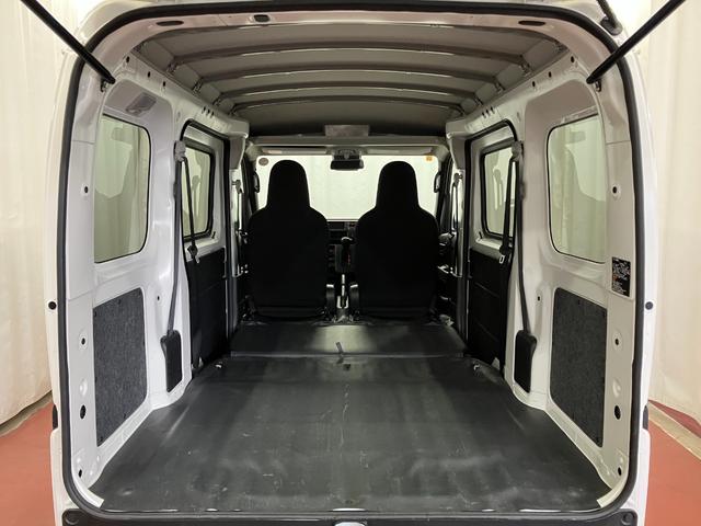 ハイゼットカーゴDX4WD 1オーナー 衝突安全ボディ キーレスキー 両側スライドドア アイドリングストップ オートマチックハイビーム オートライト レーンアシスト 運転席エアバッグ 助手席エアバッグ(長崎県)の中古車