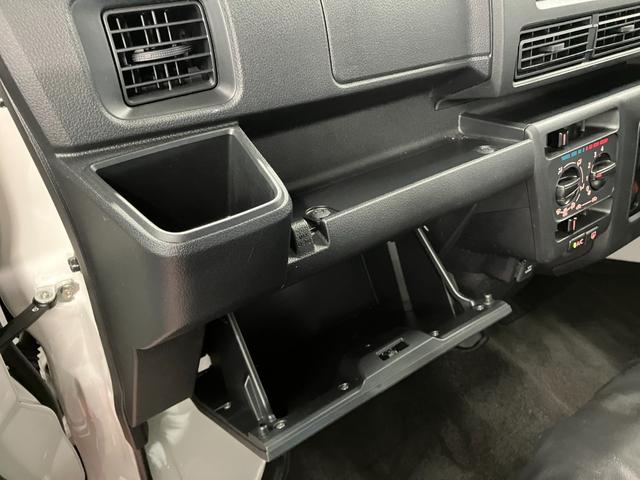 ハイゼットカーゴＤＸ元試乗車　衝突回避支援ブレーキ　衝突安全ボディ　キーレスエントリー　アイドリングストップ　運転席助手席エアバック　レーンアシスト　オートライト　１オーナー　記録簿　ＡＢＳ（長崎県）の中古車
