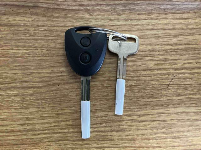 ハイゼットカーゴＤＸ４ＷＤ　アイドリングストップ　レーンキープアシスト　運転席エアバッグ　助手席エアバッグ　１オーナー車　オートマチックハイビーム　記録簿　オートライト　ＡＢＳ　衝突安全ボディ　衝突被害軽減システム（長崎県）の中古車