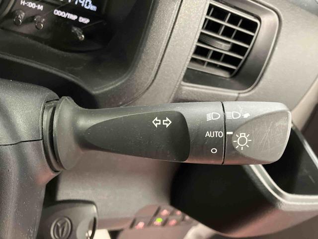 ハイゼットカーゴＤＸ４ＷＤ　アイドリングストップ　レーンキープアシスト　運転席エアバッグ　助手席エアバッグ　１オーナー車　オートマチックハイビーム　記録簿　オートライト　ＡＢＳ　衝突安全ボディ　衝突被害軽減システム（長崎県）の中古車