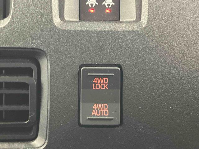 ハイゼットカーゴＤＸ４ＷＤ　アイドリングストップ　レーンキープアシスト　運転席エアバッグ　助手席エアバッグ　１オーナー車　オートマチックハイビーム　記録簿　オートライト　ＡＢＳ　衝突安全ボディ　衝突被害軽減システム（長崎県）の中古車