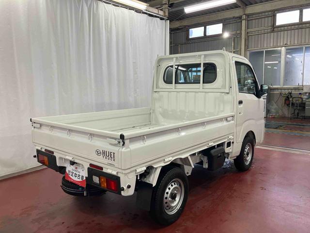 ハイゼットトラックスタンダード届出済未使用車　元展示車　２ＷＤ　ＣＶＴ車　１オーナー　衝突被害軽減システム　パワステ　エアコン　運転席エアバッグ　助手席エアバッグ　禁煙　アイドルストップ　ＥＳＣ　ＡＢＳ　オートライト（長崎県）の中古車