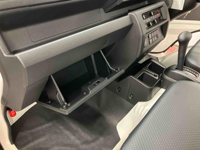 ハイゼットトラックスタンダード届出済未使用車　元展示車　２ＷＤ　ＣＶＴ車　１オーナー　衝突被害軽減システム　パワステ　エアコン　運転席エアバッグ　助手席エアバッグ　禁煙　アイドルストップ　ＥＳＣ　ＡＢＳ　オートライト（長崎県）の中古車