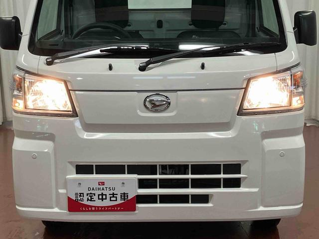 ハイゼットトラックスタンダード届出済未使用車　元展示車　２ＷＤ　ＣＶＴ車　１オーナー　衝突被害軽減システム　パワステ　エアコン　運転席エアバッグ　助手席エアバッグ　禁煙　アイドルストップ　ＥＳＣ　ＡＢＳ　オートライト（長崎県）の中古車