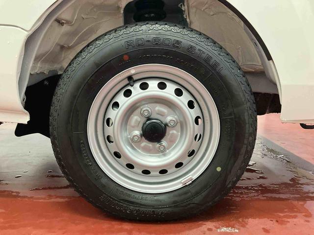 ハイゼットトラックスタンダード届出済未使用車　元展示車　２ＷＤ　ＣＶＴ車　１オーナー　衝突被害軽減システム　パワステ　エアコン　運転席エアバッグ　助手席エアバッグ　禁煙　アイドルストップ　ＥＳＣ　ＡＢＳ　オートライト（長崎県）の中古車