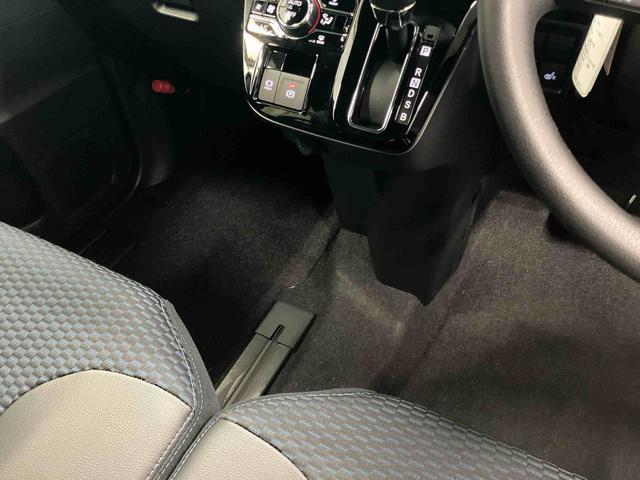 タントカスタムＸ届出済未使用車　元展示車　衝突被害軽減システム　車線逸脱防止　アイドリングストップ　禁煙　ＬＥＤヘッドランプ　１オーナー　シートヒーター　オートマチックハイビーム　電動格納ミラー　スマートキー（長崎県）の中古車