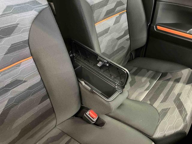 タントファンクロス元試乗車　衝突被害軽減システム　両側電動スライドドア　シートヒーター　１オーナー　オートマチックハイビーム　レーンキープアシスト　ＬＥＤヘッドランプ　スマートキー　オートライト　ベンチシート（長崎県）の中古車