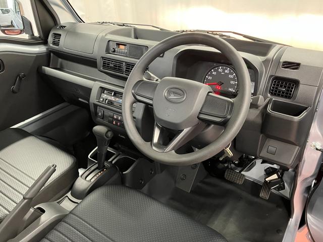 ハイゼットトラックスタンダード元展示車　１オーナー　２ＷＤ　ＣＶＴ車　禁煙　パワーステアリング　ＡＭ／ＦＭラジオ　オートライト　オートマチックハイビーム　衝突被害軽減システム　レーンアシスト　横滑り防止装置　アイドリングストップ（長崎県）の中古車