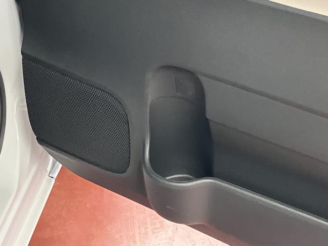 ムーヴキャンバスストライプスＧ届出済未使用車　展示車　禁煙　踏み間違い防止　セキュリティ　スマートキー　ＬＥＤ　シートヒーター　車線逸脱警告　アイドリングストップ　オートライト　安全ボディ　両側電動スライドドア　点検記録簿（長崎県）の中古車