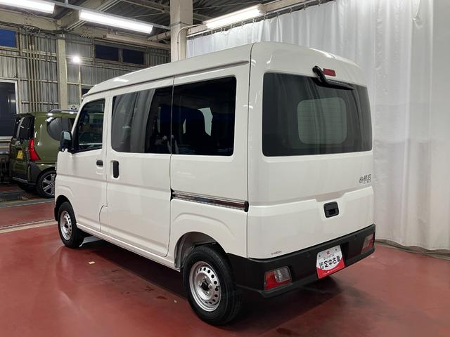 ハイゼットカーゴＤＸ届出済未使用車　展示車　誤発進抑制　禁煙　両側スライド　デュアルエアバッグ　キーフリーシステム　レーンアシスト　横滑り防止機能　ワンオーナー車　安全ボディ　アイドリングストップ　オートライト　記録簿（長崎県）の中古車