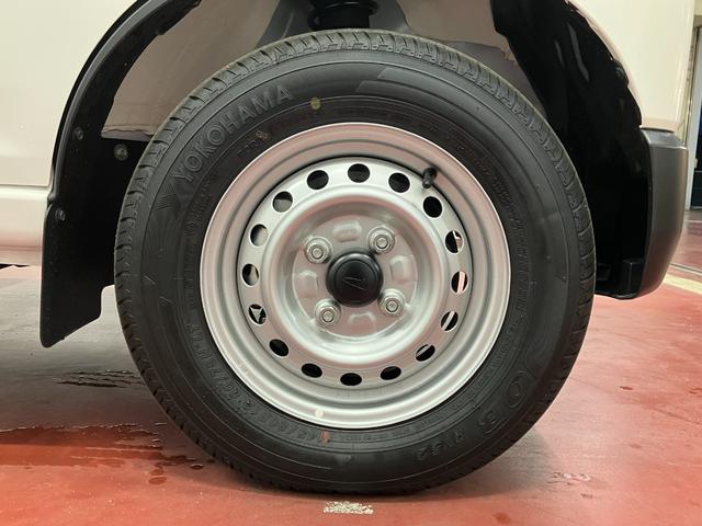ハイゼットカーゴＤＸ届出済未使用車　展示車　誤発進抑制　禁煙　両側スライド　デュアルエアバッグ　キーフリーシステム　レーンアシスト　横滑り防止機能　ワンオーナー車　安全ボディ　アイドリングストップ　オートライト　記録簿（長崎県）の中古車