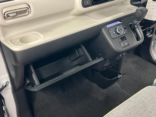 ムーヴキャンバスストライプスＧひょう害車　届出済未使用車　展示車　両側パワードア　スマートキー　軽減ブレーキ　禁煙　セキュリティ　電格ミラー　ＬＥＤライト　レーンキープ　フロントベンチシート　シ−トヒ−タ−（長崎県）の中古車