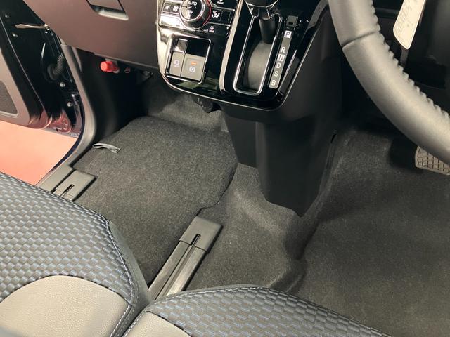 タントカスタムＲＳひょう害車　届出済未使用車　展示車　禁煙　タ−ボ　１オーナー　スマートキー　アルミホイール　ＡＢＳ　エアバック　記録簿　両側パワースライドドア　電格ドアミラー　ＬＥＤライト（長崎県）の中古車