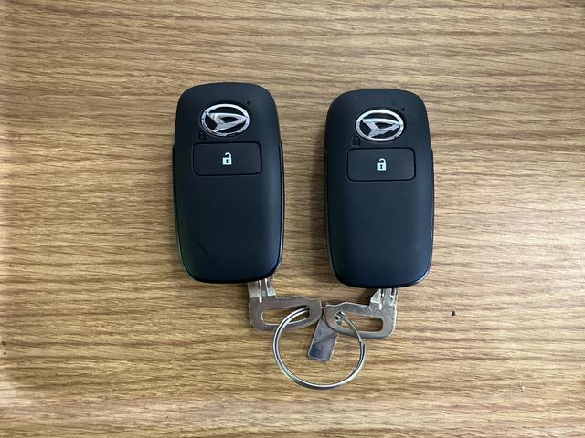 タフトＧ　ダーククロムベンチャー届出済未使用車　展示車　１オーナー車　衝突被害軽減装置　禁煙　電動格納式ドアミラー　盗難防止　アイドリングストップ　衝突安全ボディ　記録簿　キーフリー　スカイルーフ　ＬＥＤヘッドライト　シートヒーター（長崎県）の中古車